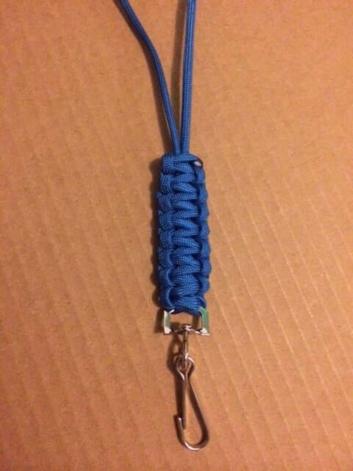 Basic Cobra Para Cord Lanyard