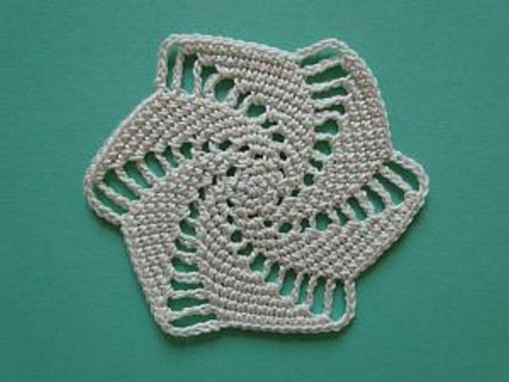 16 Free Crochet Spiral Patterns All Sands