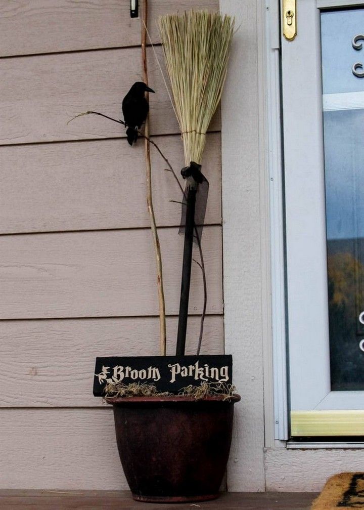 DIY Broom Parking Sign For Halloween