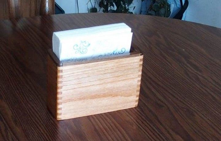 Oak tissue Holder