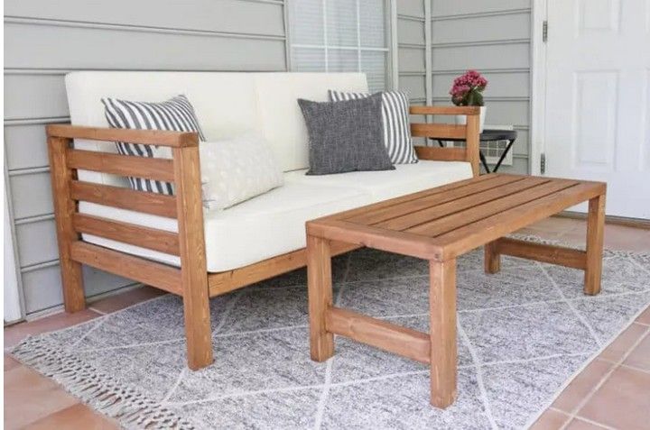 DIY Outdoor Coffee Table 1