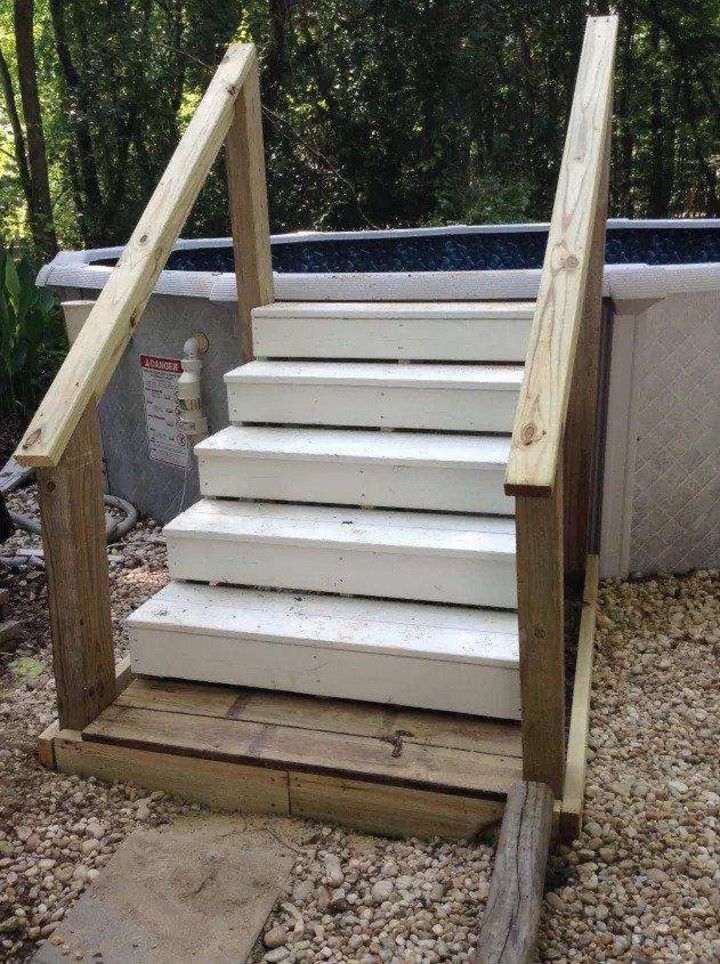easy to make ladder for swimming area deck 
