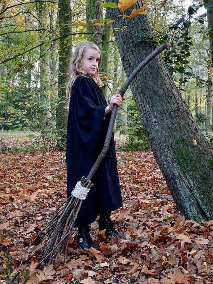 DIY Witch Broomstick