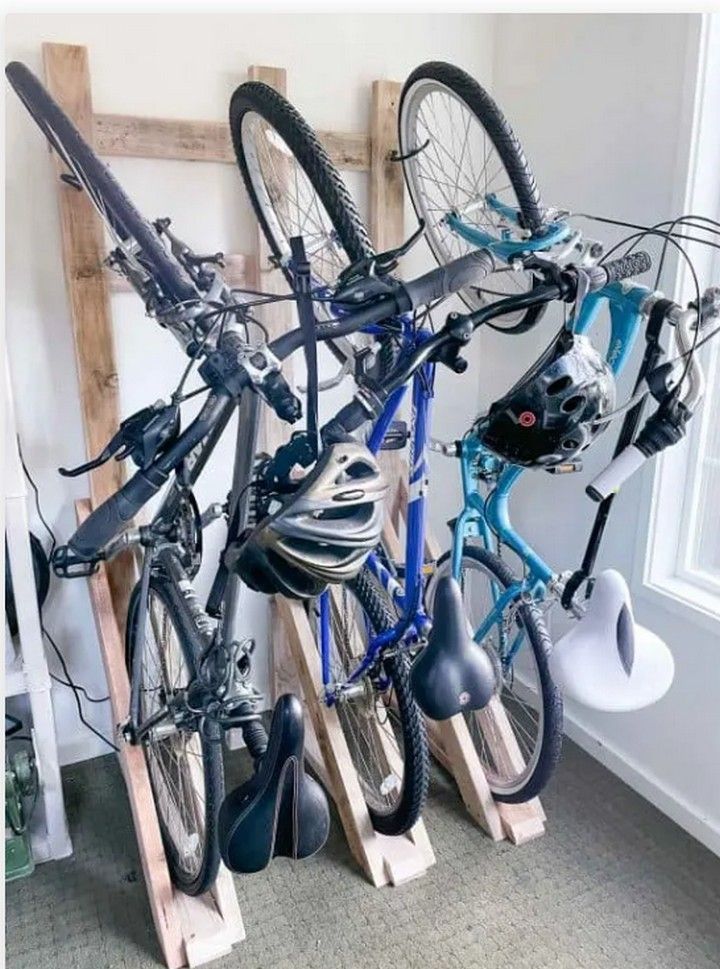 Easy DIY Wooden Wall Mount Bike Rack