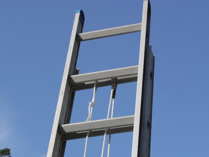Easy-Lift Extension Ladder