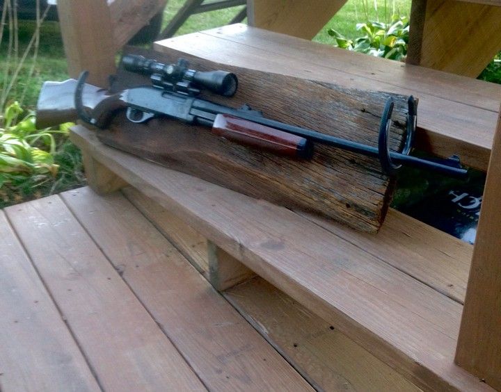 Horseshoe Gun Rack