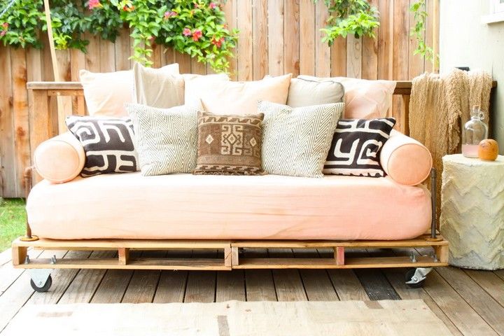 How To Build A Pallet Daybed