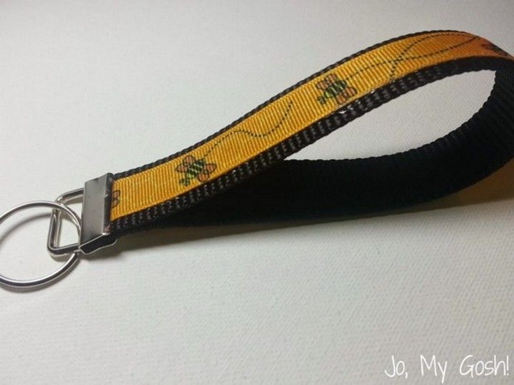 No-sew DIY lanyard key forb set