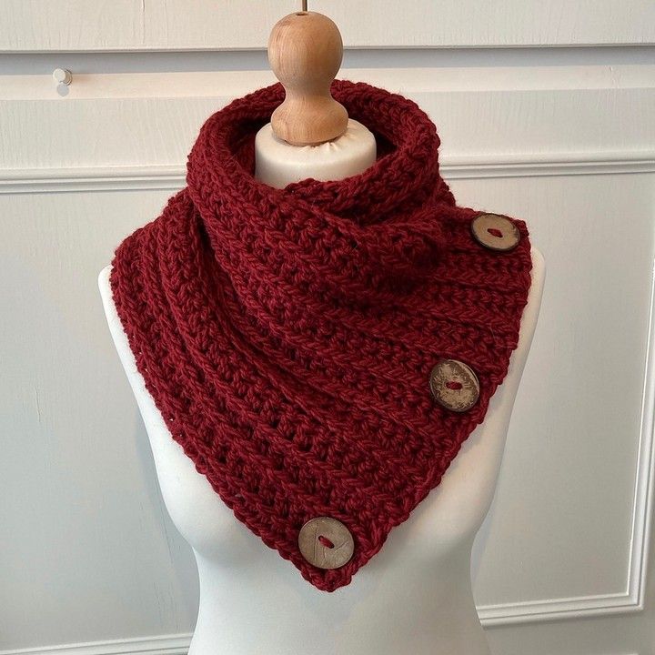 Ribbed neck warmer 