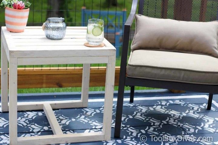 Simple $10 DIY Outdoor Side Table