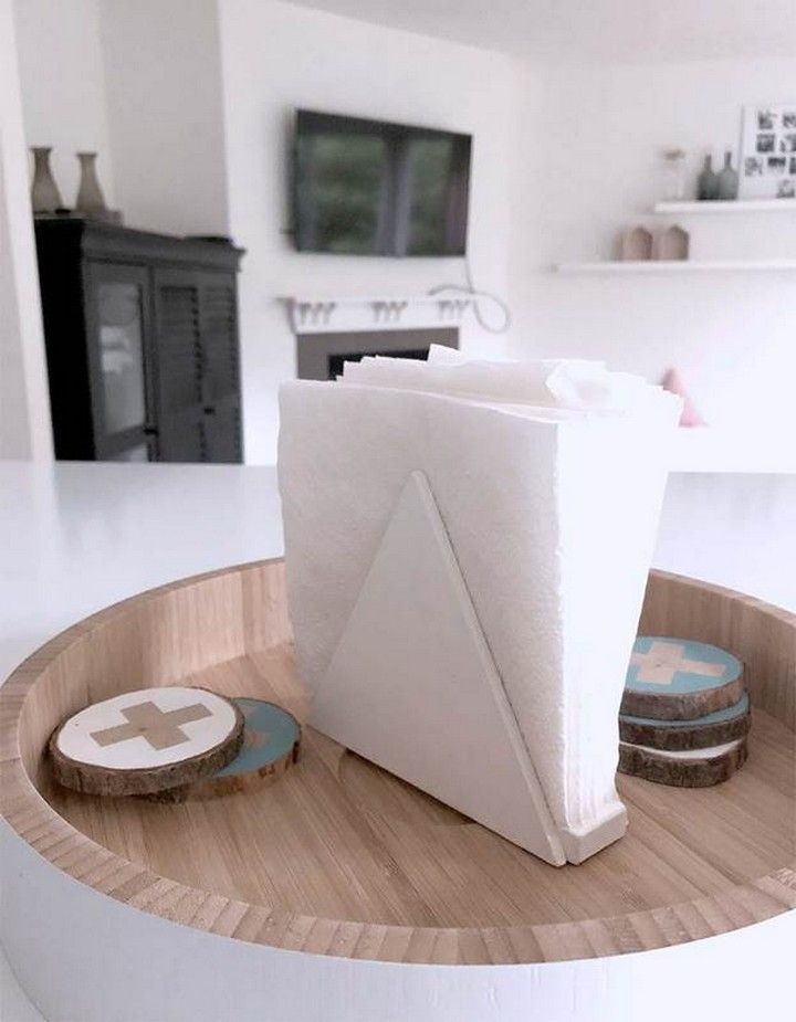 Simple tissue keeper 