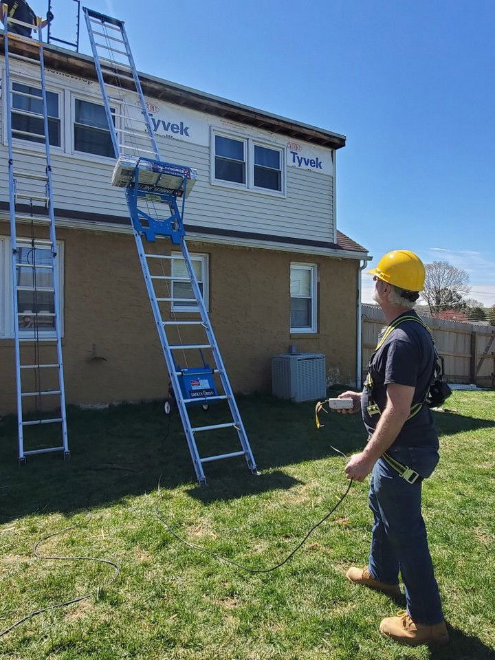 10 DIY Ladder Hoist Ideas For Lifting All Sands 10 DIY Ladder Hoist Ideas For Lifting All Sands