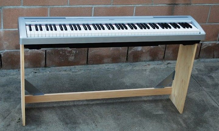 Wooden Keyboard Stands You Can Easily Make At Home