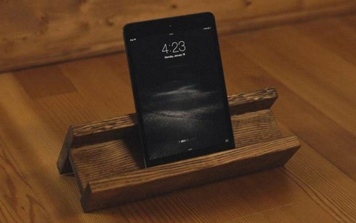 Wooden Tablet Stand DIY