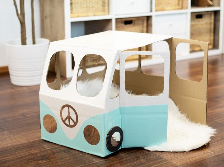 Cat House In The Style Of A Vw Bus