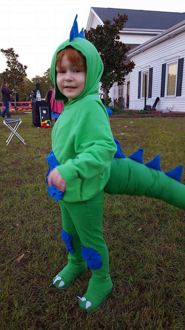 DIY Dinosaur Costume 1