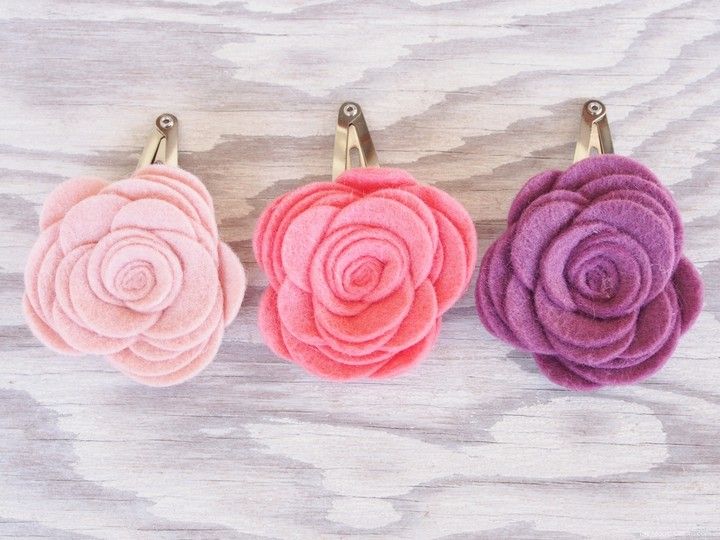 DIY Felt Flower Hair Barrettes For Spring