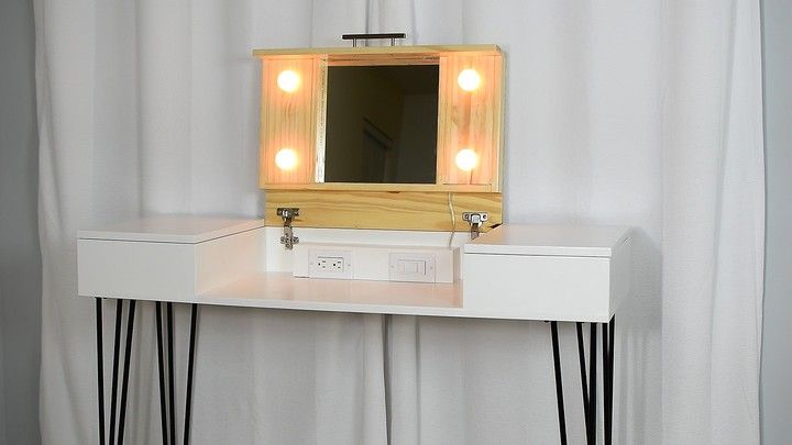 DIY Makeup Vanity Desk