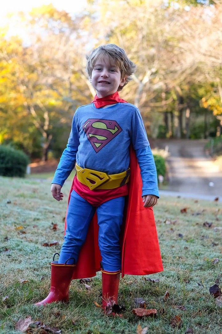 DIY Pieced Together Kids Superman Costume For Halloween