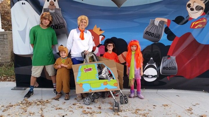 DIY Scooby Doo Gang Family Costumes