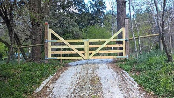 easy wooden gate