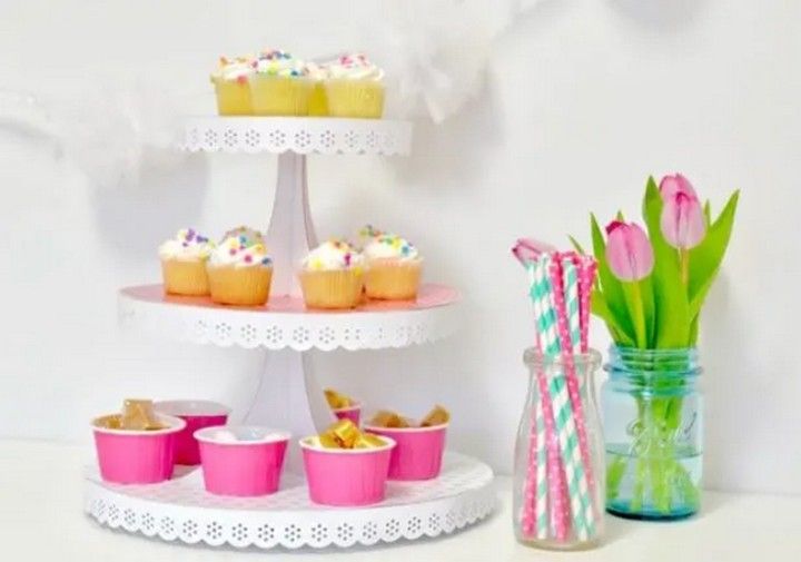 Easy Stand For Your Next Soirée
