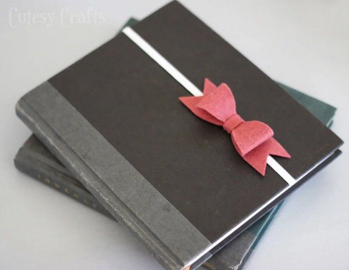 Felt Bow Bookmarks