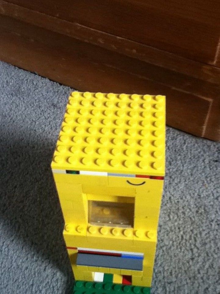 Lego Dispenser 