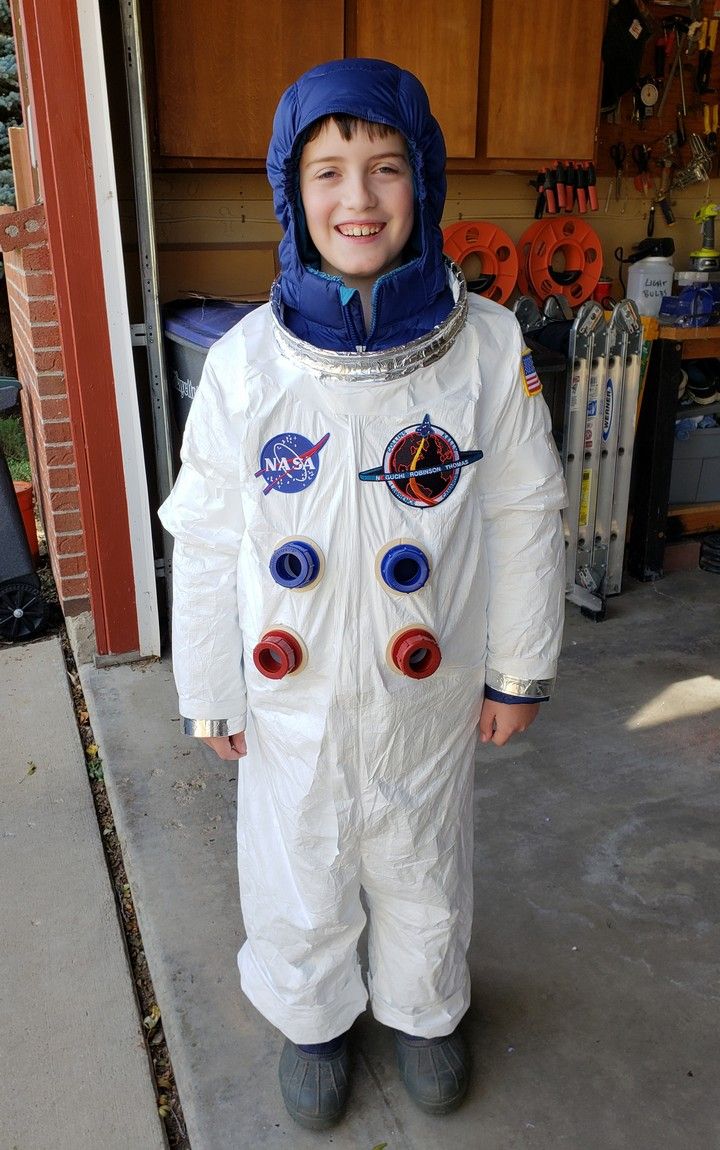 Super Easy Kids Astronaut Costume