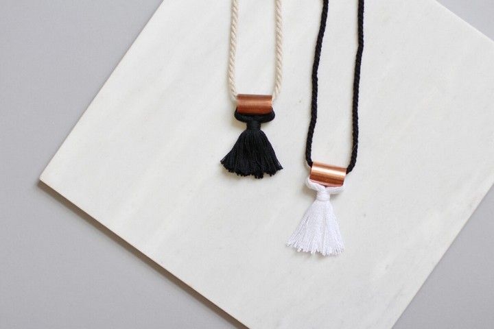 Tassel neck band 