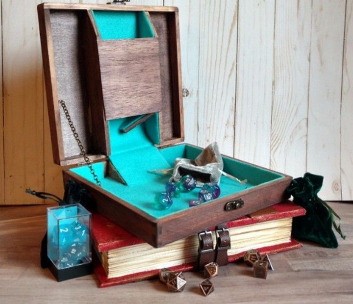 Travel Dice Box With Built-in Tower